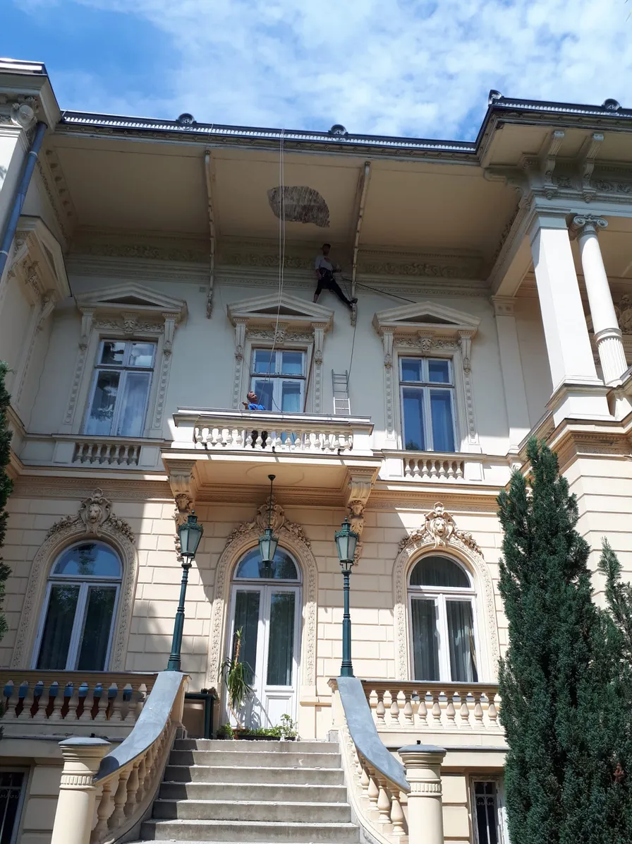 Reparatii acoperis Bucuresti - alpinism utilitar pentru interventii la inaltime